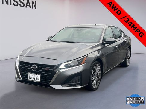 Used 2024 Nissan Altima 2.5 SL image 1