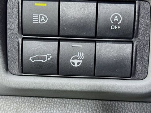 Used 2023 Toyota Highlander Limited image 19