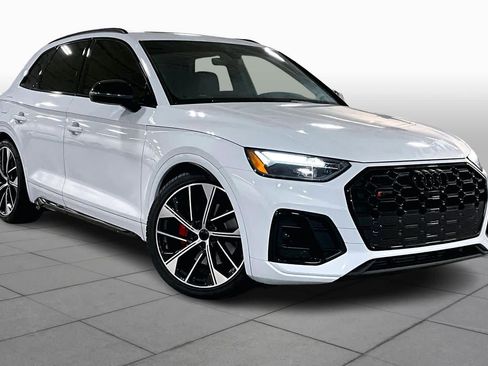 Used 2024 Audi SQ5 Premium Plus w/ Premium Plus Package image 2