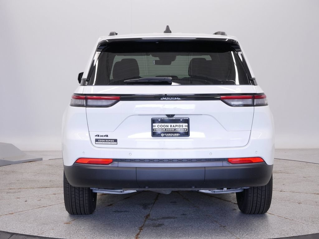 New 2026 Jeep Grand Cherokee Altitude AWD/4WD image 4