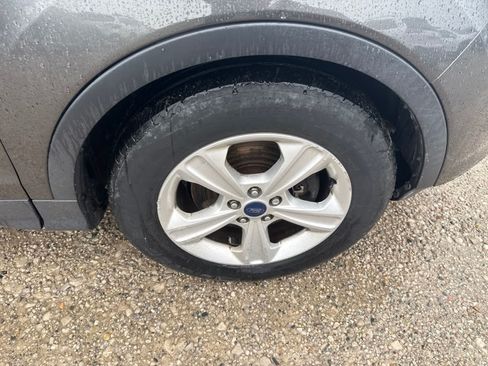 Used 2016 Ford Escape SE w/ Equipment Group 201A FWD image 5