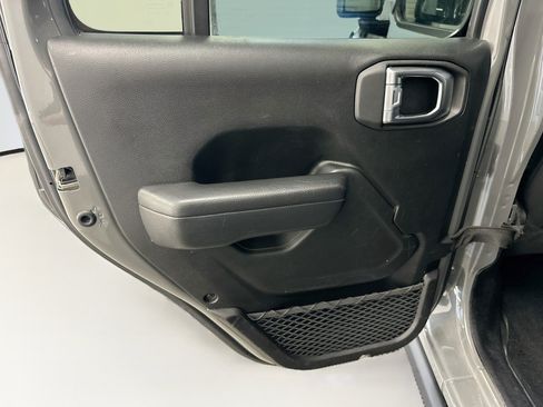 Used 2023 Jeep Wrangler Unlimited w/ Cold Weather Group AWD/4WD image 27