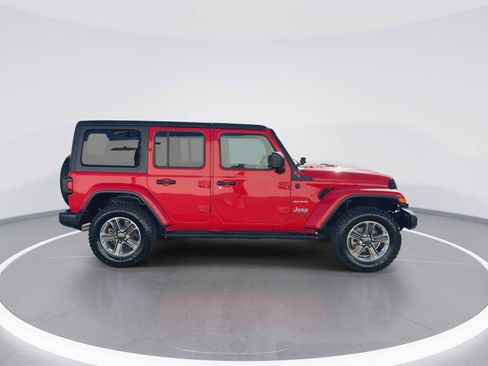 Used 2021 Jeep Wrangler Unlimited Sahara AWD/4WD image 9