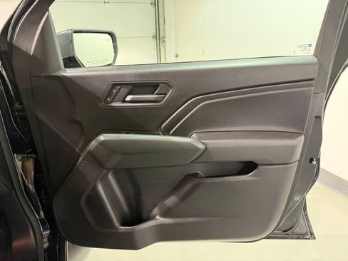 Used 2025 Chevrolet Colorado Trail Boss AWD/4WD image 27