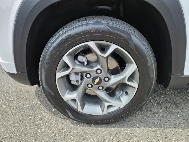 Used 2025 Chevrolet Trax LT FWD image 10