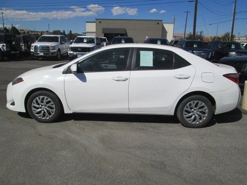 Used 2019 Toyota Corolla LE FWD image 2