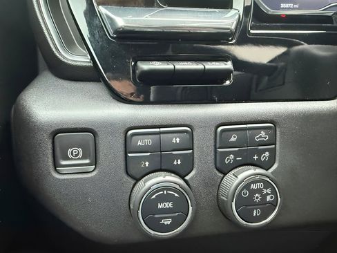 Used 2025 Chevrolet Silverado 2500 High Country w/ High Country Premium Package AWD/4WD image 14