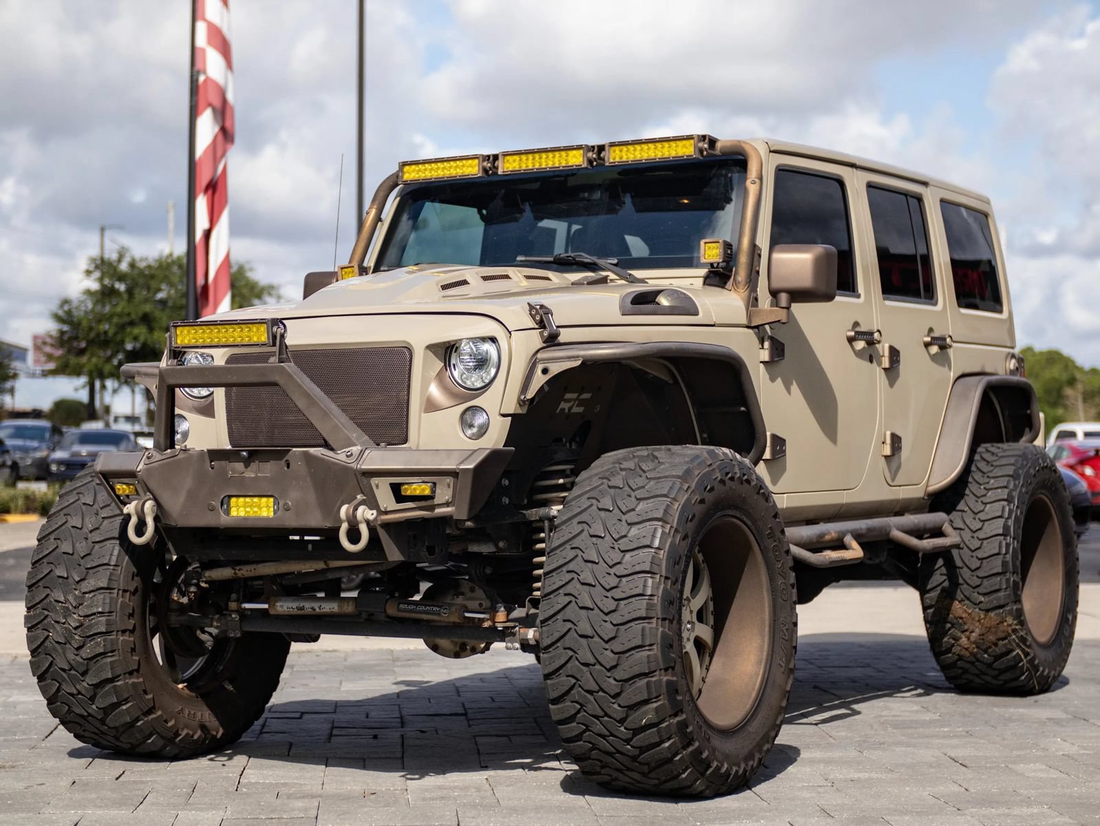 Used 2017 Jeep Wrangler Unlimited Sahara AWD/4WD image 6