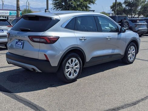 Used 2024 Ford Escape Active FWD image 2