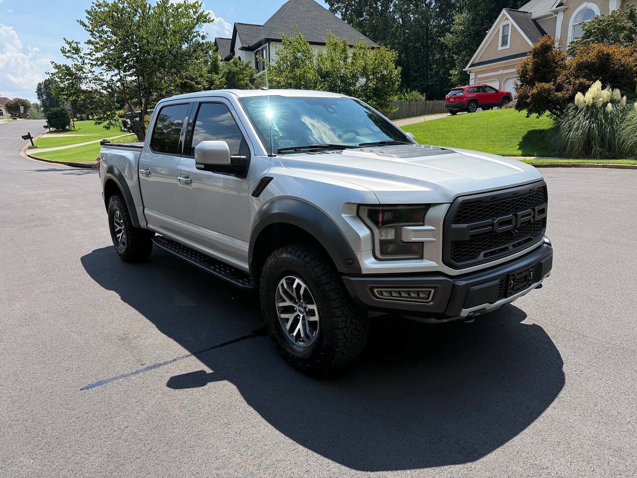Used 2017 Ford F150 Raptor w/ Equipment Group 802A Luxury AWD/4WD image 8