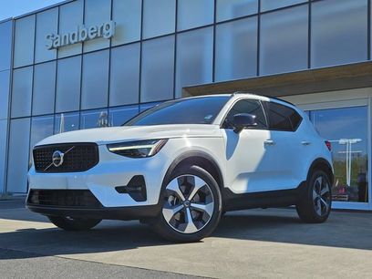 Used 2023 Volvo XC40 B5 Ultimate w/ Climate Package