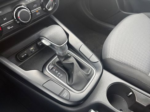 Used 2025 Kia Soul LX w/ LX Technology Package image 38