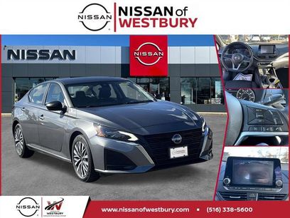 Used 2024 Nissan Altima 2.5 SV