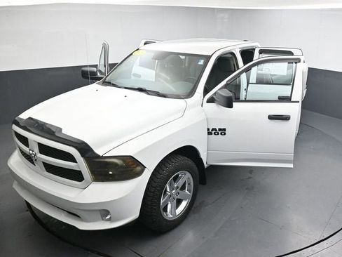 Used 2018 RAM 1500 Express w/ Express Value Package AWD/4WD image 35