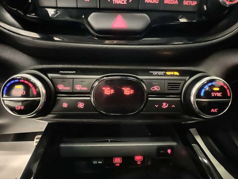 Used 2022 Kia Soul Turbo image 17