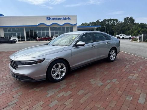 Used 2024 Honda Accord LX image 4