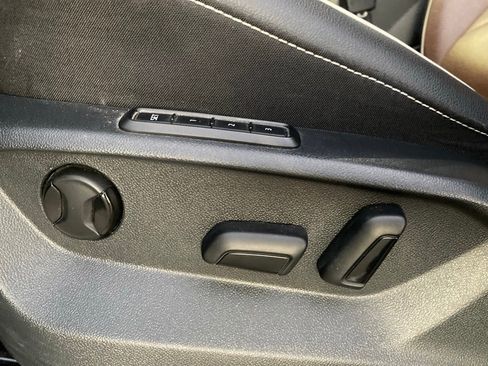 Used 2023 Volkswagen Tiguan SEL R-Line image 14