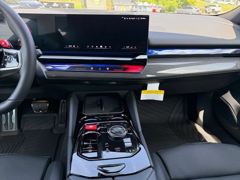 New 2027 BMW M5 Touring AWD/4WD image 11