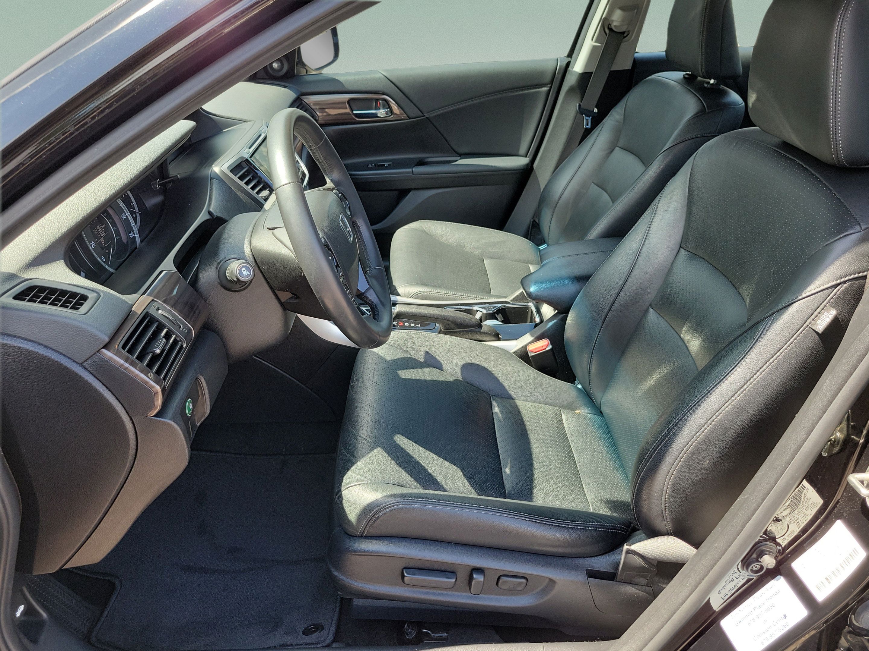 Used 2016 Honda Accord EX-L image 25