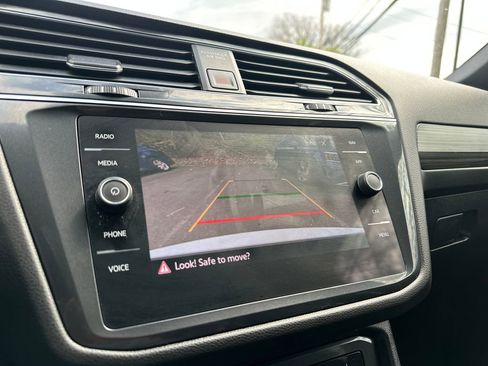 Certified 2023 Volkswagen Tiguan SEL R-Line AWD/4WD image 10