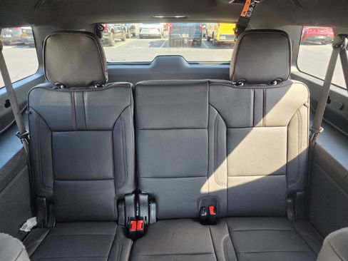 New 2026 Chevrolet Suburban RST image 18