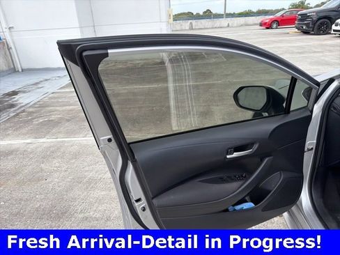 Used 2020 Toyota Corolla LE image 11