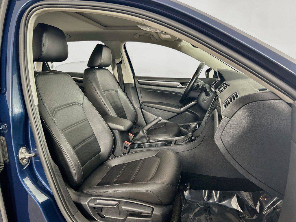Used 2019 Volkswagen Passat 2.0T SE R-Line FWD image 29