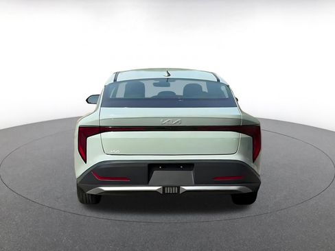 Used 2025 Kia K4 LXS image 12