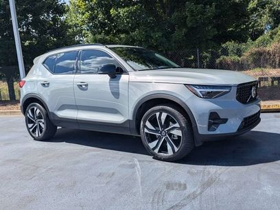 Used 2024 Volvo XC40 B5 Ultimate w/ Climate Package