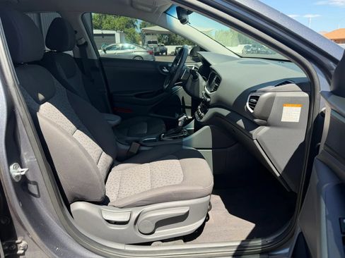 Used 2019 Hyundai Ioniq Plug-In Hybrid FWD image 25