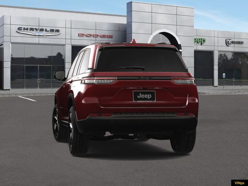 New 2025 Jeep Grand Cherokee Altitude image 13