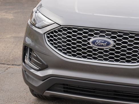 Used 2024 Ford Edge SEL w/ Convenience Package AWD/4WD image 11