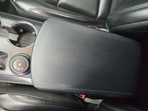 Used 2019 Ford Explorer XLT w/ Equipment Group 202A image 48