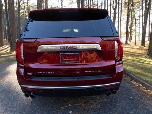 Used 2021 GMC Yukon Denali w/ Denali Premium Package image 4