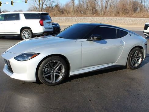 Used 2025 Nissan Z Sport w/ Floor Mat Package image 15