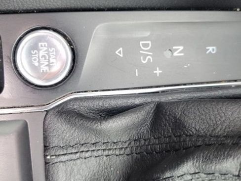 Used 2019 Volkswagen Atlas SEL FWD image 19