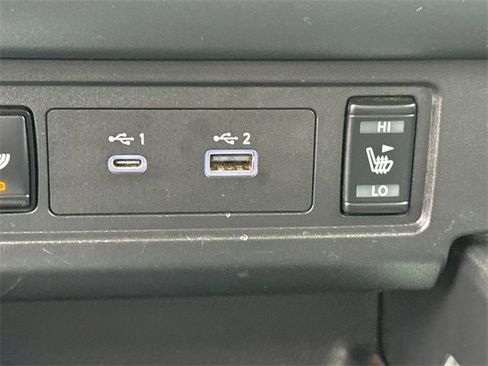 Used 2022 Nissan Frontier SV image 27