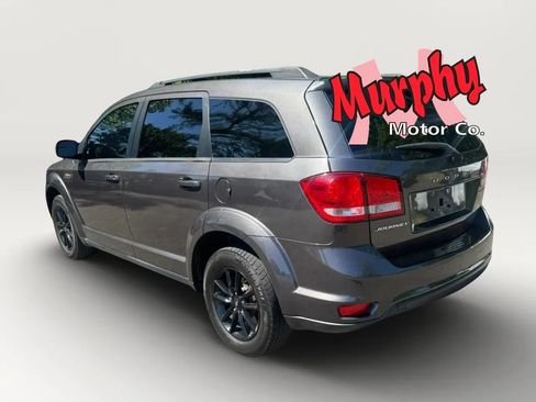 Used 2019 Dodge Journey SE FWD image 4