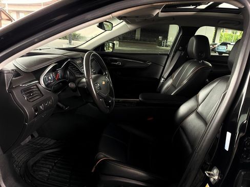 Used 2019 Chevrolet Impala Premier FWD image 18