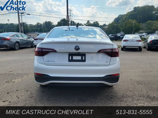 Used 2022 Volkswagen Jetta SE FWD image 4