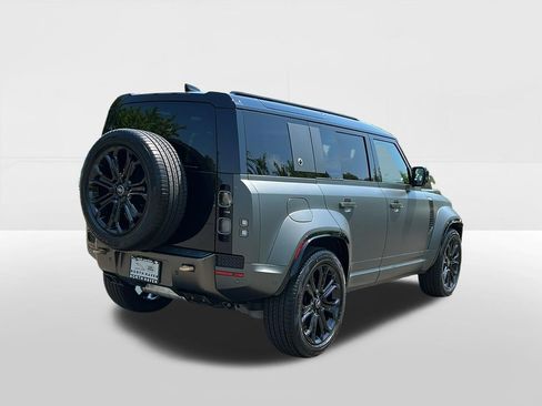 Certified 2025 Land Rover Defender 110 AWD/4WD image 4