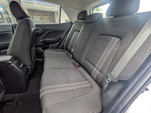 Used 2024 Hyundai Venue SEL FWD image 13