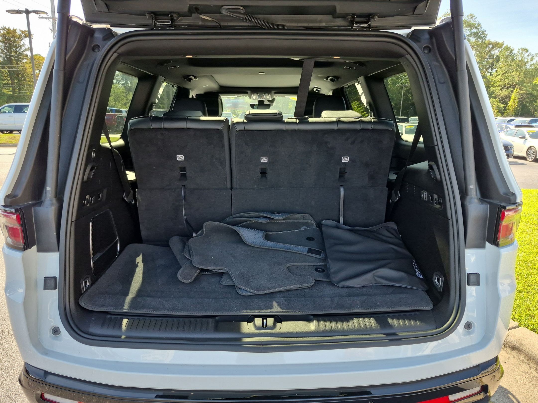 Used 2024 Jeep Wagoneer Series II w/ Convenience Group I RWD image 20