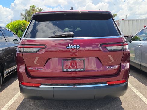 Used 2021 Jeep Grand Cherokee L Limited AWD/4WD image 3