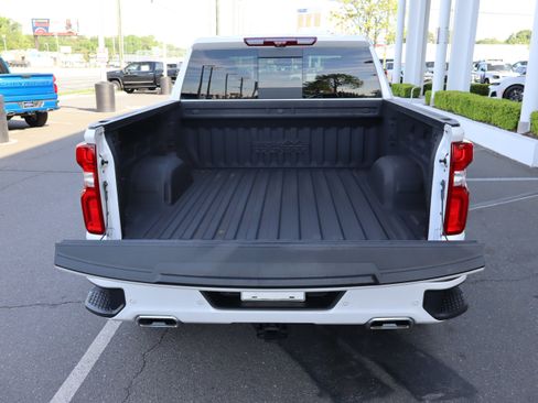 Used 2024 Chevrolet Silverado 1500 High Country w/ High Country Premium Package AWD/4WD image 13
