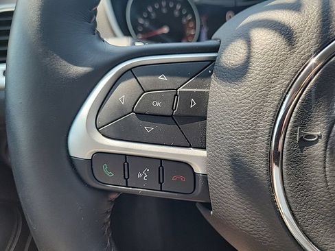 Used 2019 Jeep Compass Latitude w/ Popular Equipment Group AWD/4WD image 19