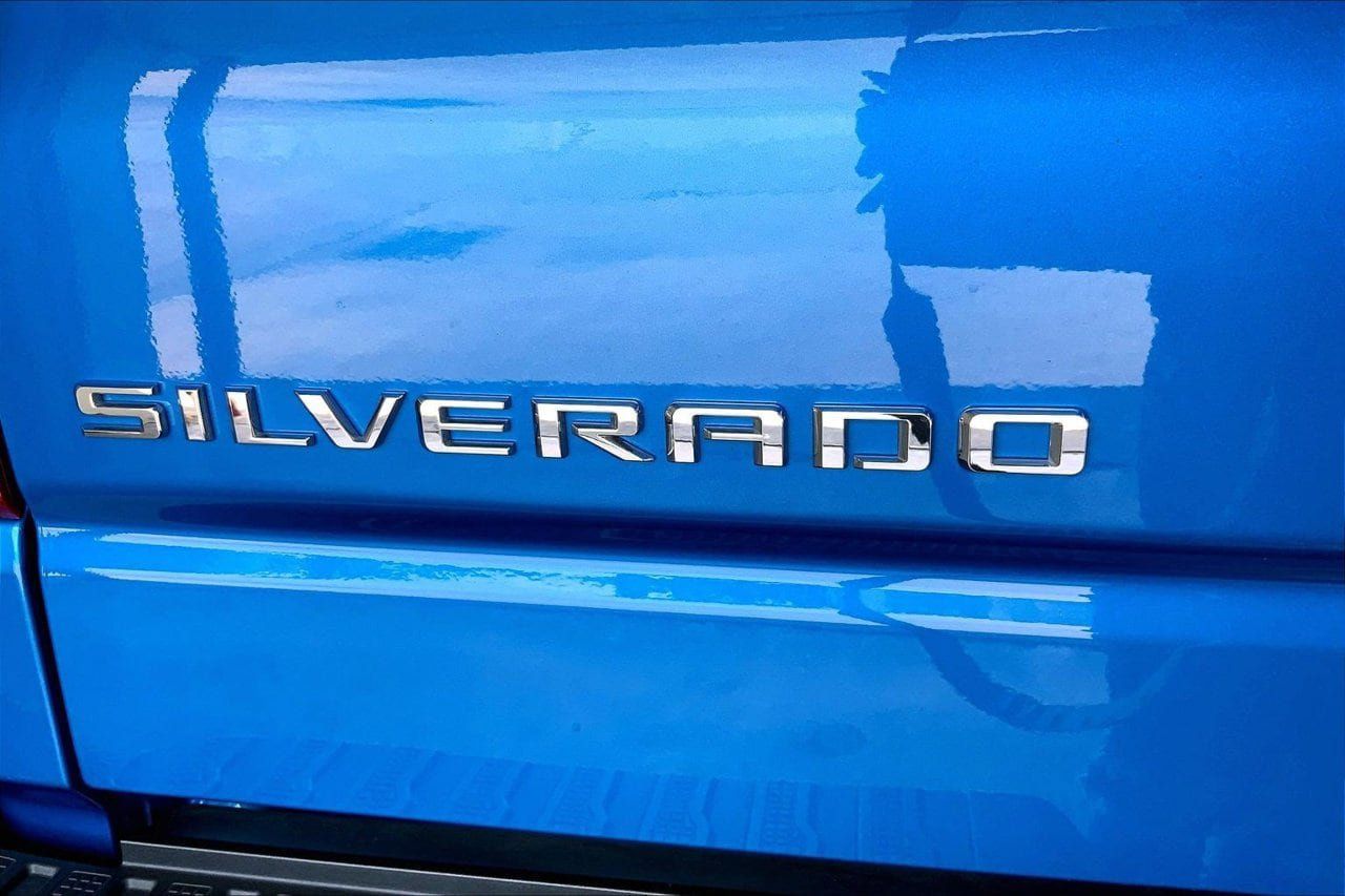 Used 2024 Chevrolet Silverado 1500 ZR2 w/ Technology Package AWD/4WD image 31