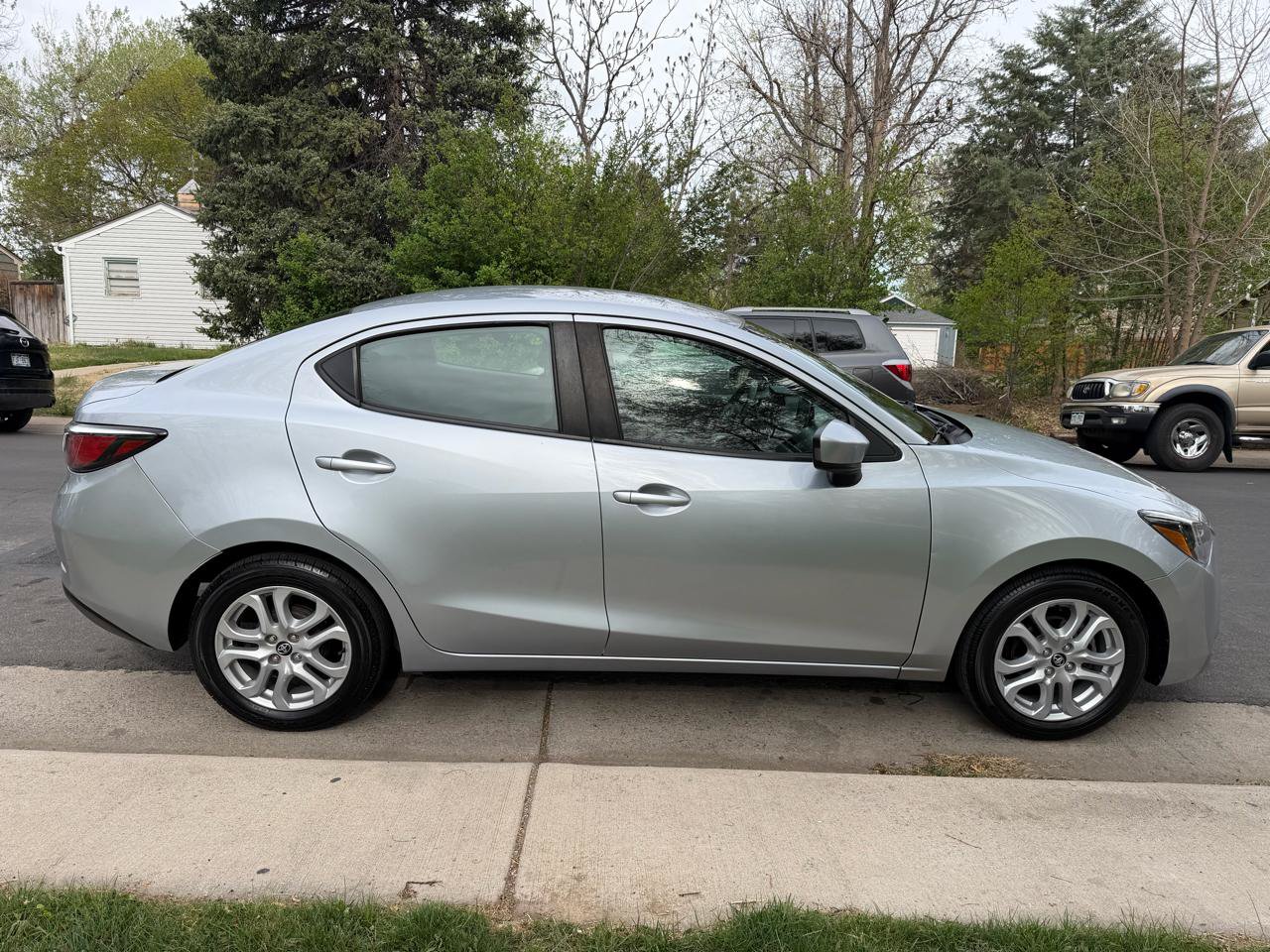 Used 2017 Toyota Yaris iA FWD image 6