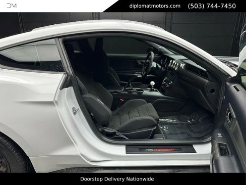 Used 2017 Ford Mustang Shelby GT350 image 17