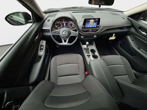 New 2025 Nissan Altima 2.5 SV image 15